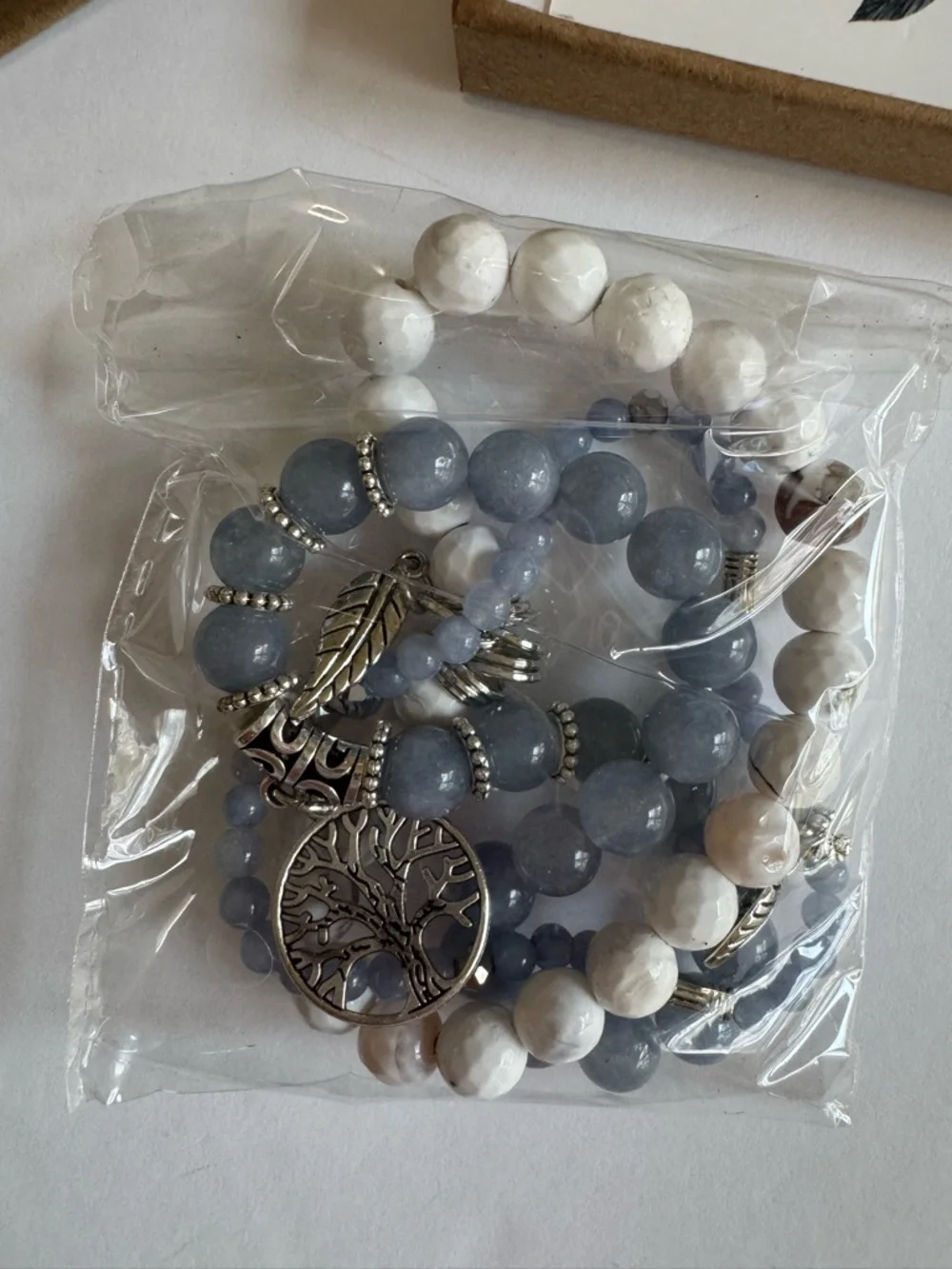 Jardme Handmade Tree of Life Stretch Bracelet Set Blue White Boho Gift Box - Picture 4 of 17